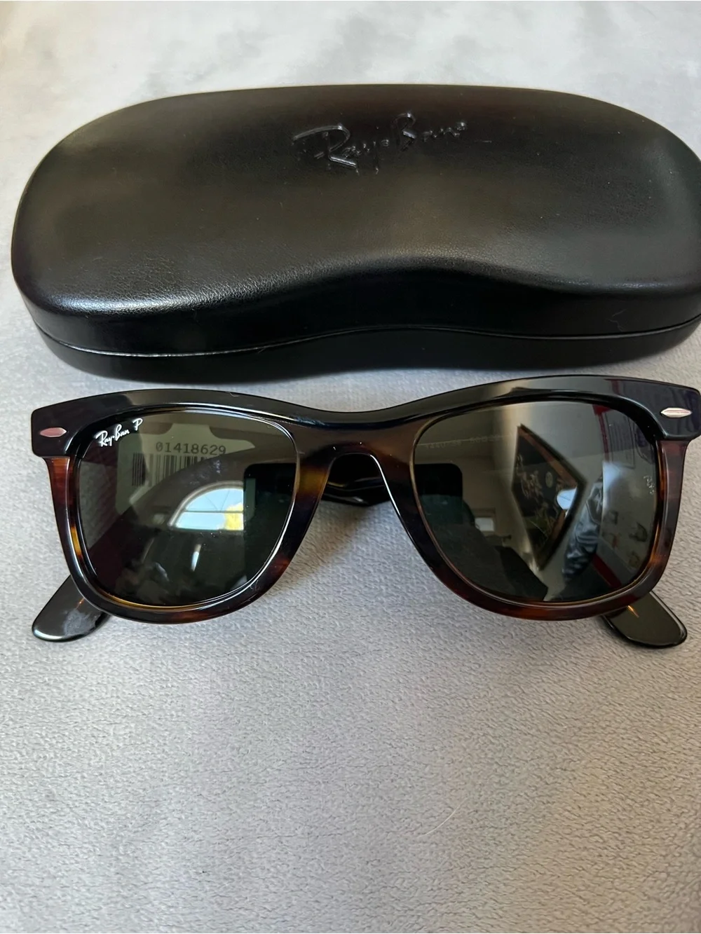 Ray-Ban unisexWayfarer Sunglasses - Tortoise Frame with Dark Green Lenses